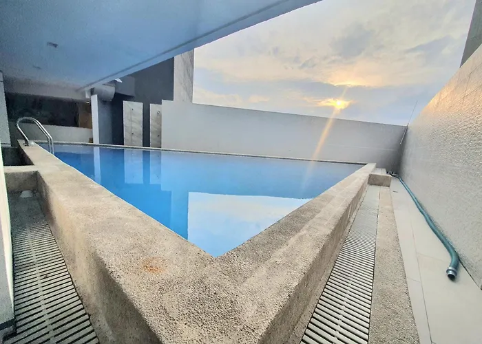Near Ayala Mall & It Park - Sea And View With Balcony